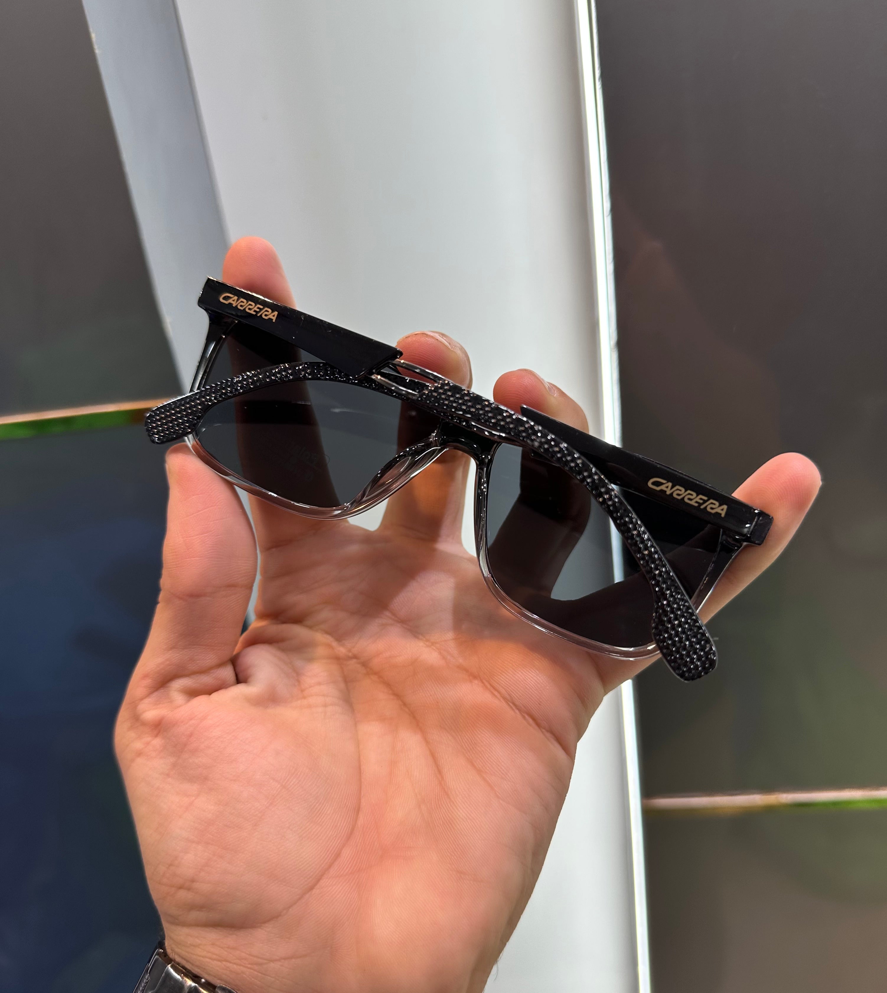 Carrer a Black Ultimate Luxury Shade With Original Packaging