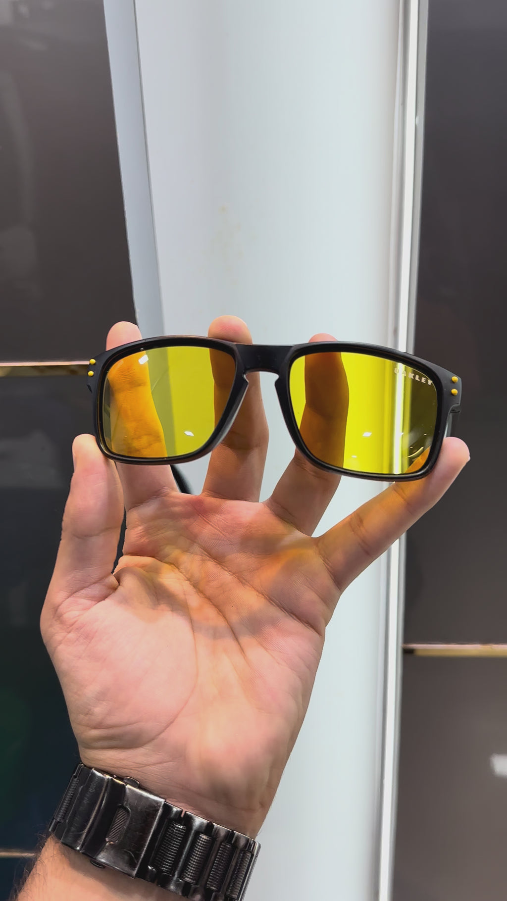 Oakl ey 3056 Black Yellow Ultimate Luxury Shade With Original Packaging