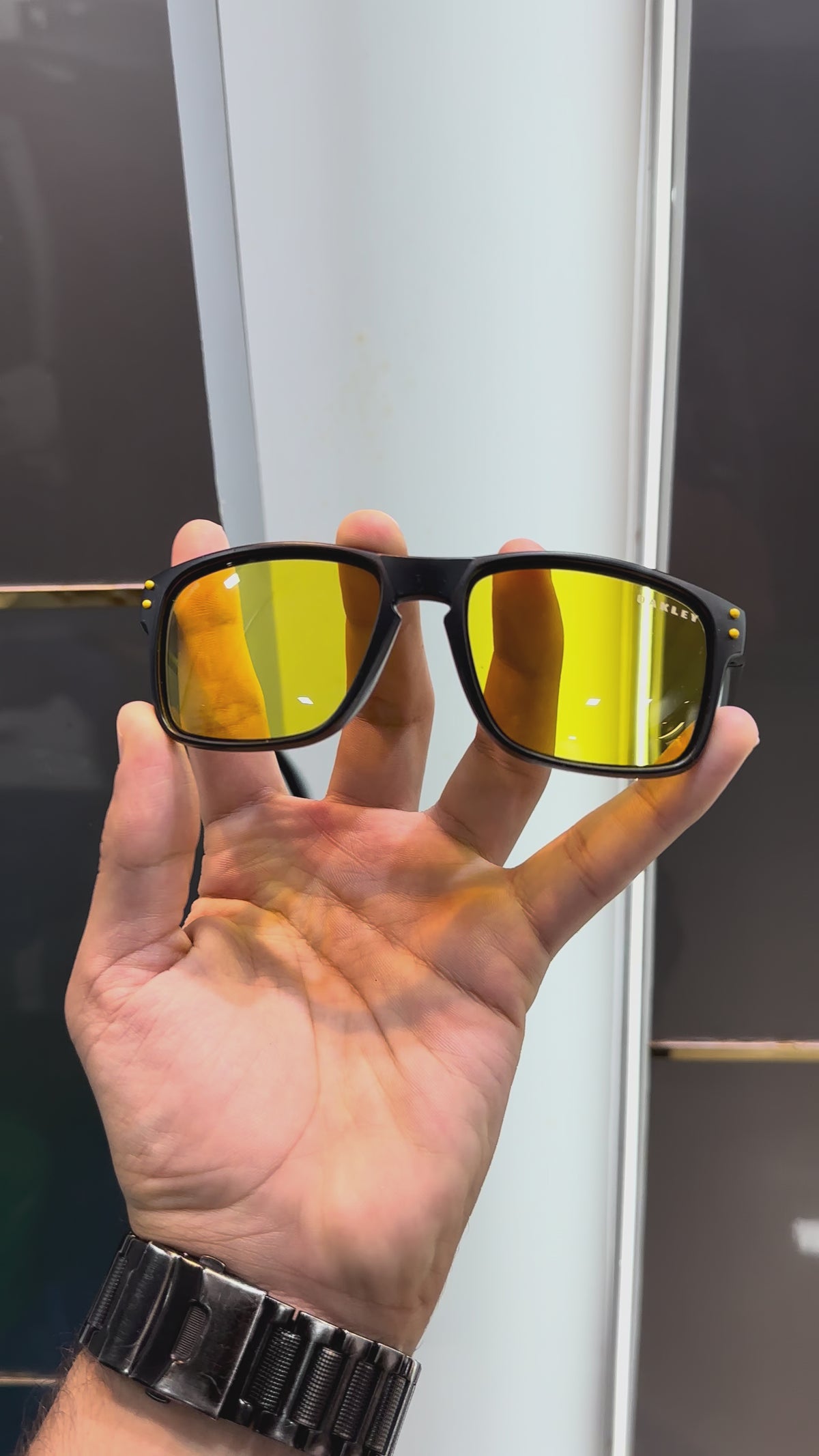 Oakl ey 3056 Black Yellow Ultimate Luxury Shade With Original Packaging